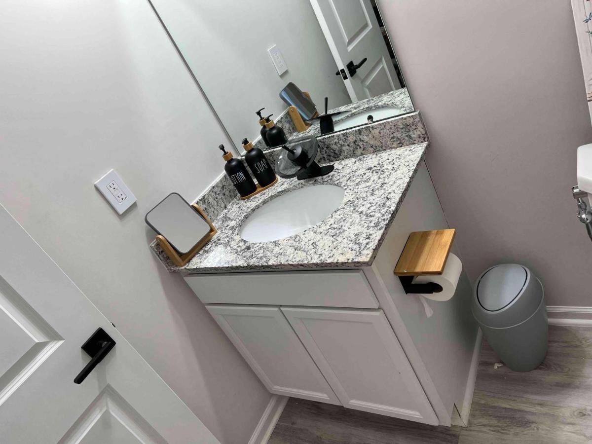 Hometel Premium Guest Suite W/ Private Entrance Ypsilanti Εξωτερικό φωτογραφία